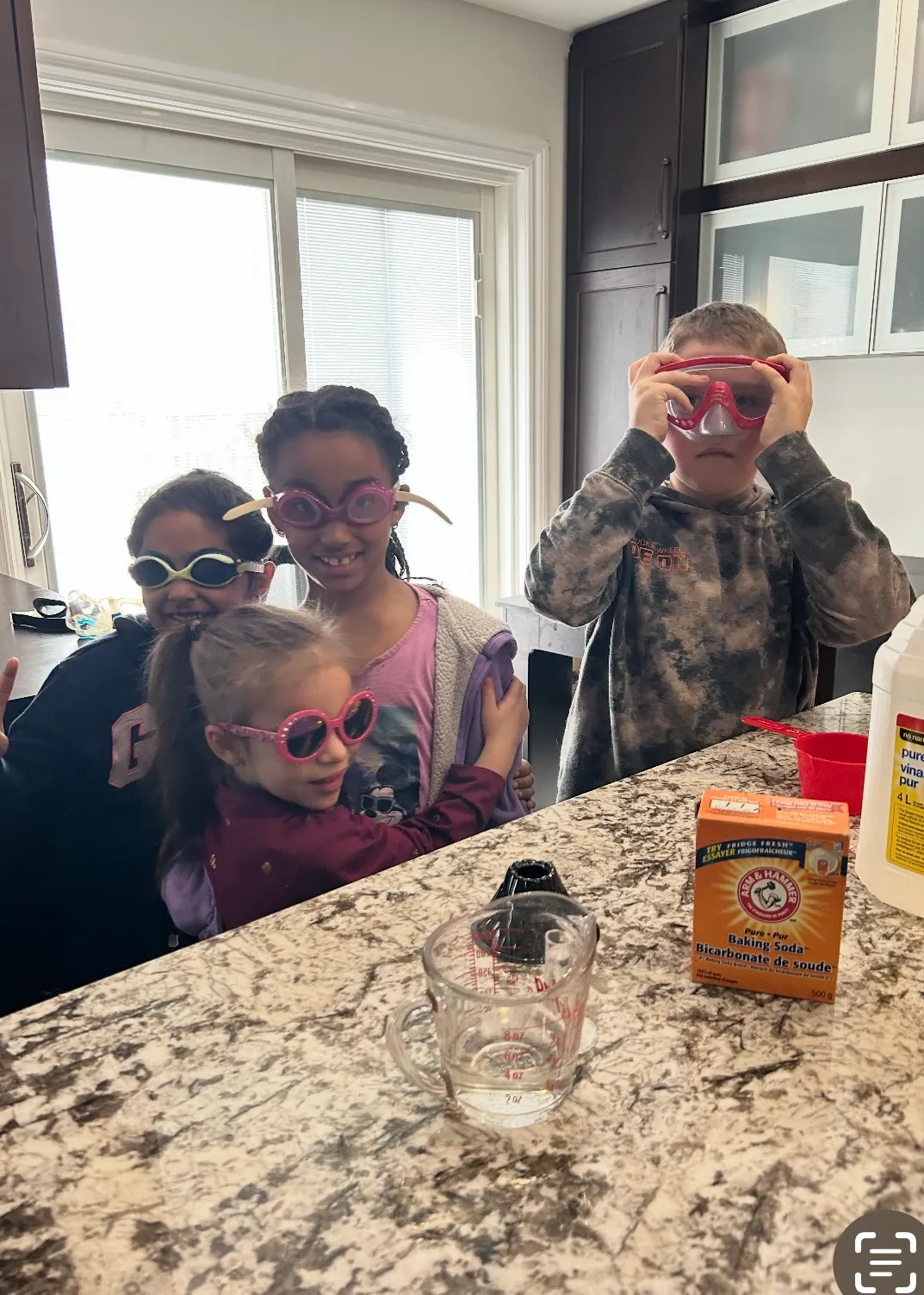 Photo of daycare kids experiencing science
